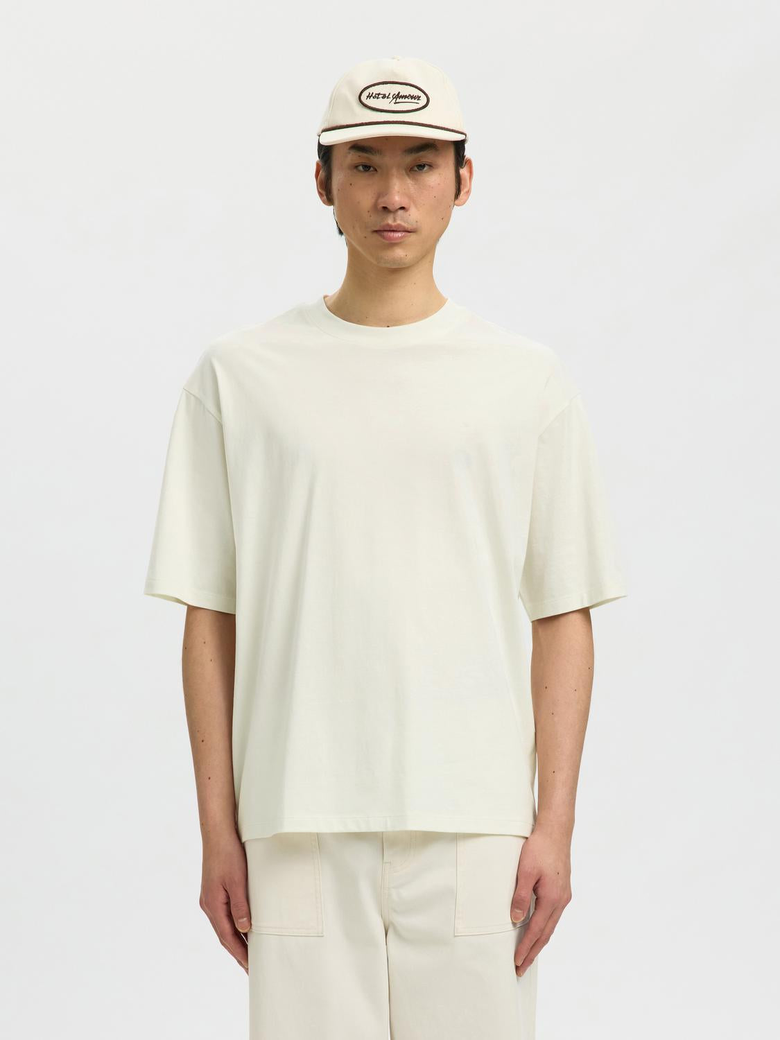 model_shot-front